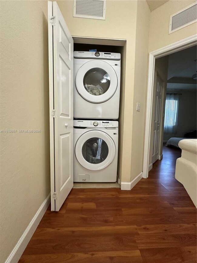 Building Photo - 133 SE 28th Ter