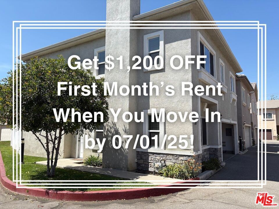 Primary Photo - 20300 Vanowen St