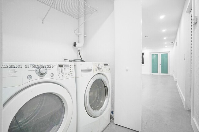 Foto del edificio - 2841 SW 24th St