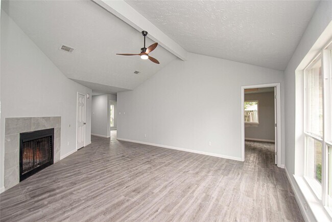 Building Photo - 15822 Bazelbriar Ln