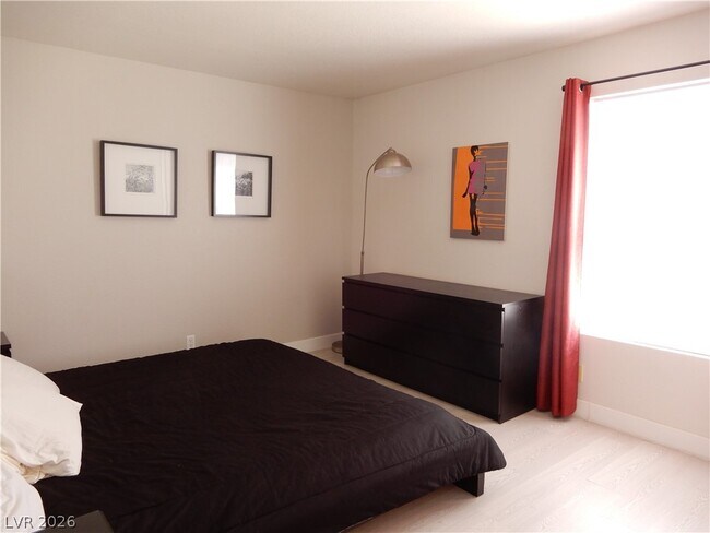 Foto del edificio - 4200 S Valley View Blvd