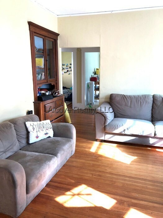 Photo - 104 W Adams St (Somerville, MA)