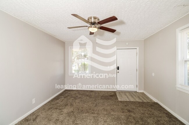 Building Photo - 30 Burdock Cir