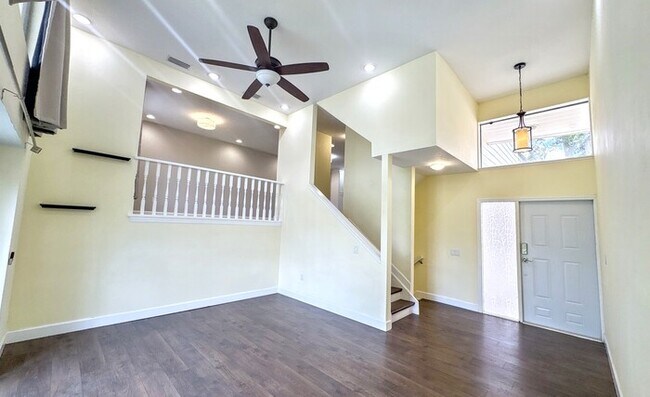 Foto del edificio - 13963 Lake Point Dr