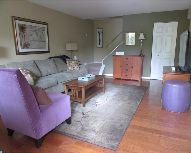 Foto del edificio - 221 Arbour Ct