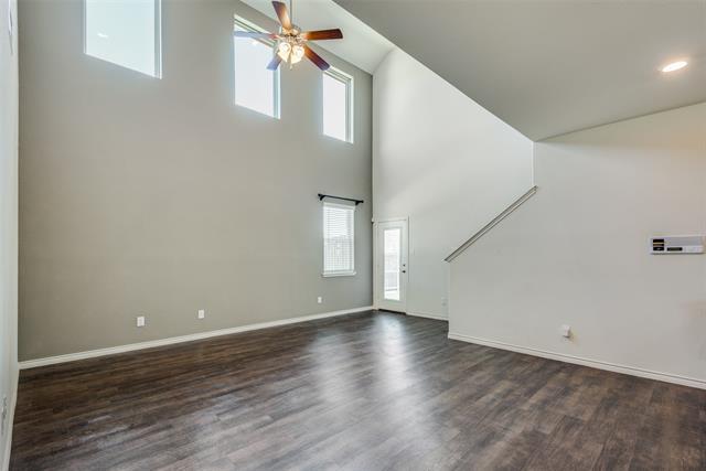 Building Photo - 2205 Miramar Dr