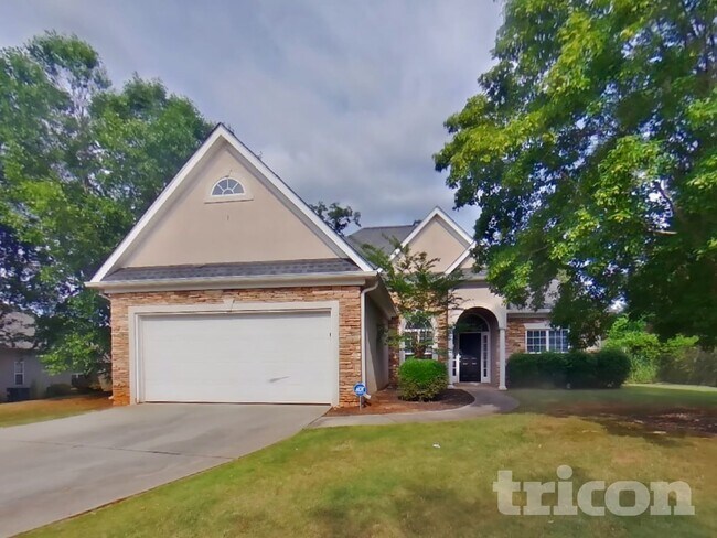 Foto del edificio - 308 Trail Spring Ct