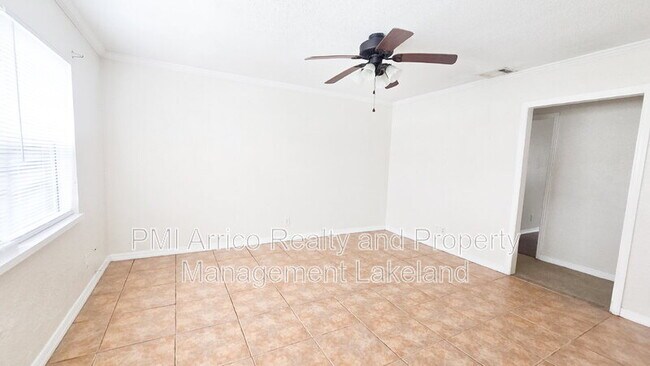 Foto del edificio - 2526 Edmond Cir