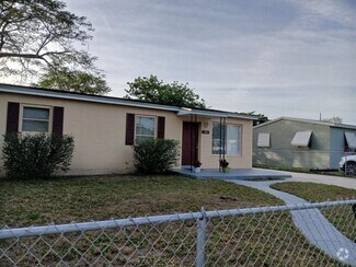 Building Photo - 520 N 69th Ave