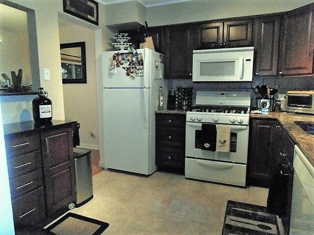 Building Photo - 1760 Robin Cir