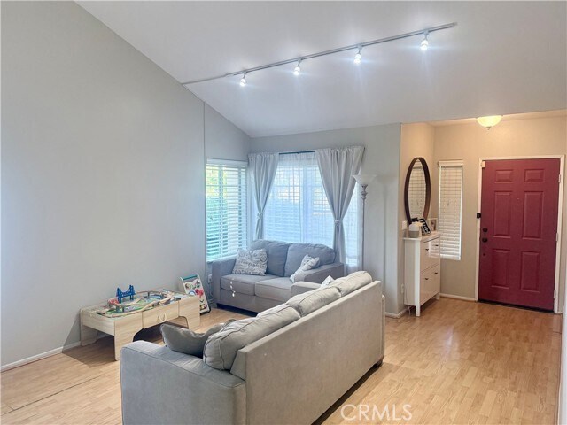 Foto del edificio - 26587 Alta Ave