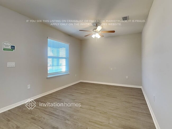 Foto del edificio - 146 St Thomas Dr