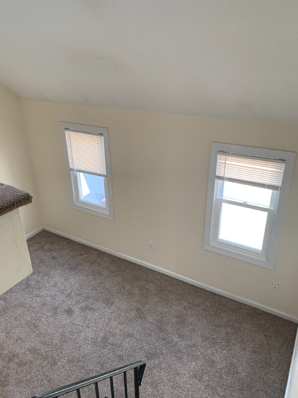 Foto del edificio - 107 University Ave