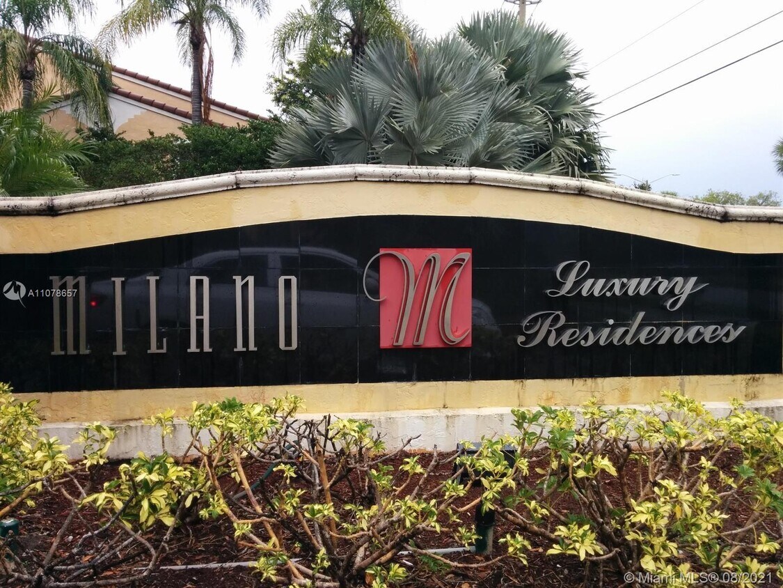 Foto principal - 1743 Village Blvd