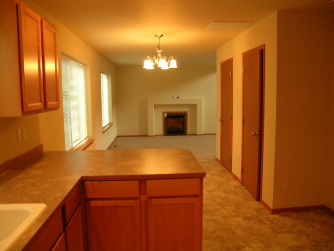 Foto del edificio - **OFFERING A MOVE IN CREDIT OF $300**Great...