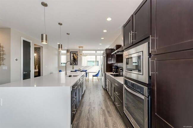 Building Photo - 1702 Fenton St