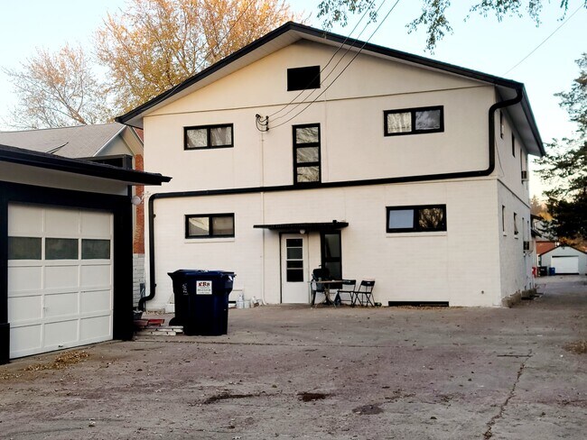 Building Photo - 1011 S 4th Ave