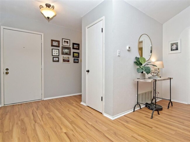 Building Photo - 1110 Gemini Dr