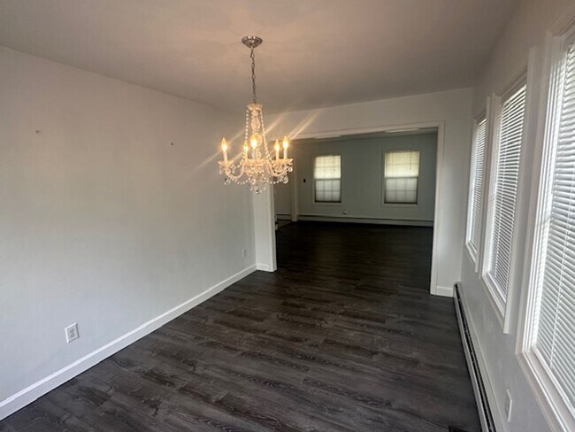 Foto del edificio - Spacious Home in Belvedere!