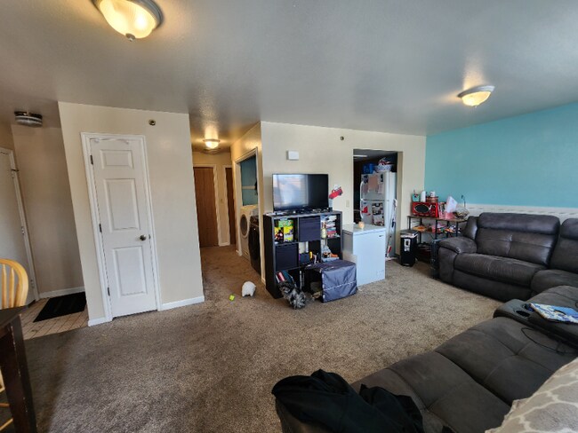 Building Photo - 644 S 500 W