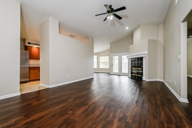 Building Photo - 1411 Forsyth Way