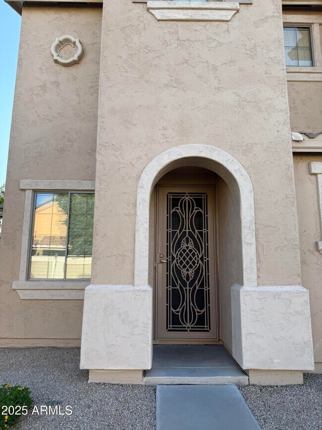 Building Photo - 848 S Colonial Dr