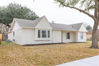 Building Photo - 3206 Cherry Creek Dr
