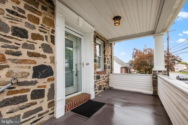 Building Photo - 1141 Ingleside Ave