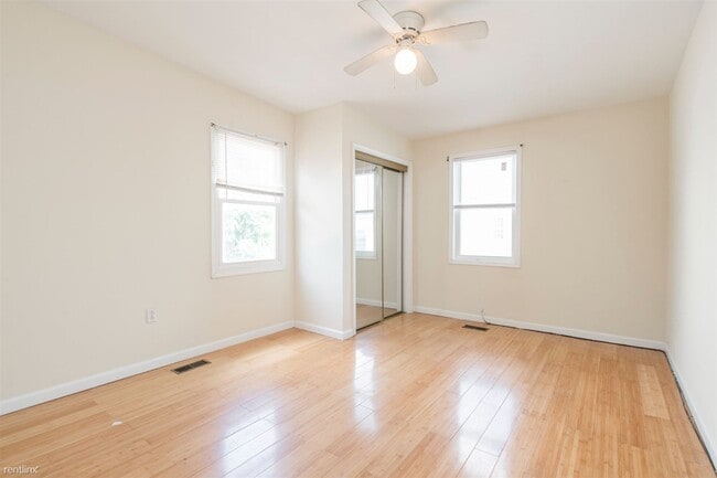 Building Photo - 5 br, 2 bath Duplex - 1851 WILLINGTON ST U...