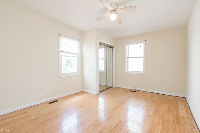 Foto del edificio - 5 br, 2 bath Duplex - 1851 WILLINGTON ST U...