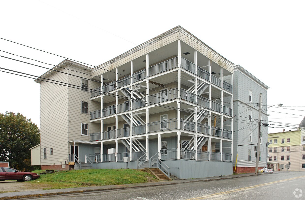Building Photo - 101 Birch St