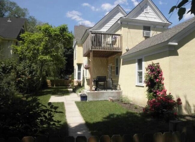 Foto del edificio - 3117 Harriet Ave