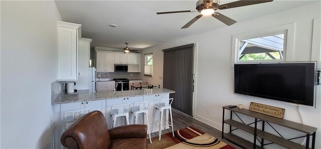 Building Photo - 109 Marina Parc Dr