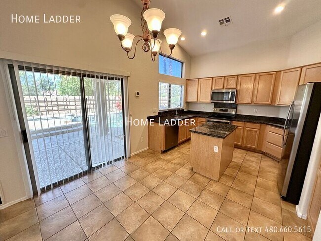 Foto del edificio - 1028 S Roca St