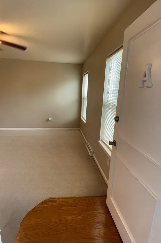 Primary Photo - 219 Ridge Ln