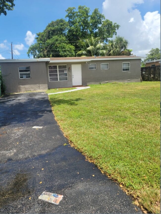 Photo - 2576 NW 64th Terrace House