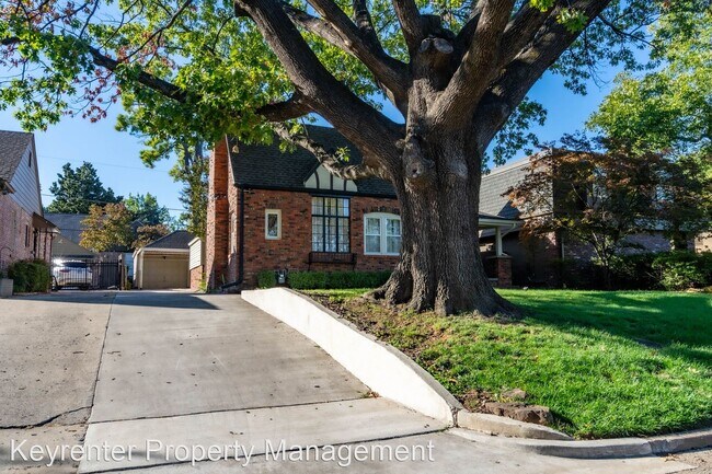 Foto del edificio - 2 br, 2 bath House - 2128 E 23rd St