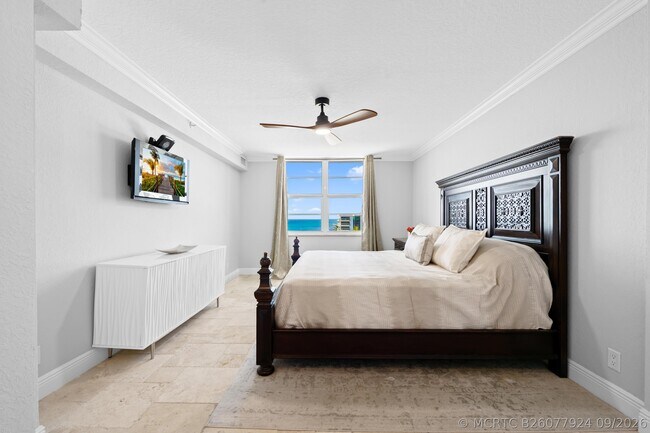 Building Photo - 4511 S Ocean Blvd