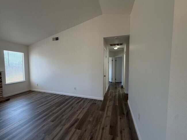 Foto del edificio - 8162 Morgan Hill Way
