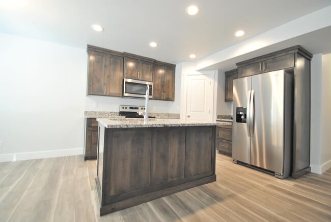 Building Photo - 2041 N 380 E