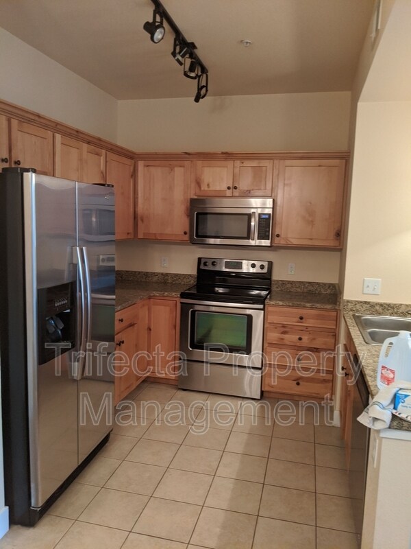 Building Photo - 2445 Windrow Dr
