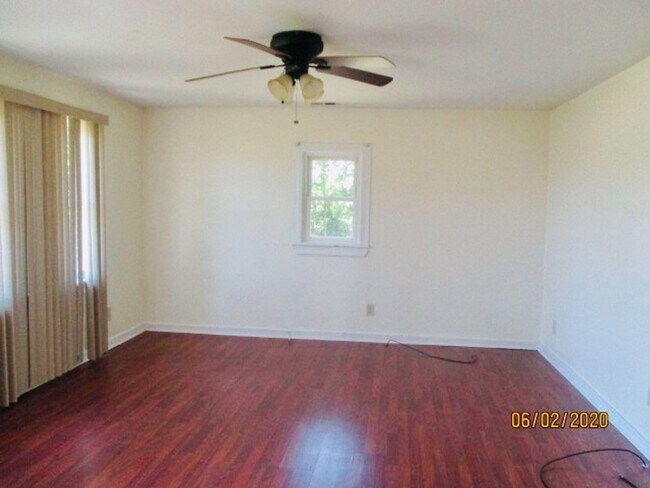 Foto del edificio - Country home that offers 3 bedrooms/1 bathroom