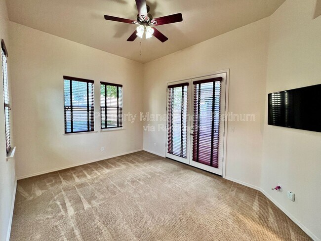 Foto del edificio - 3947 Harlan Ranch Blvd