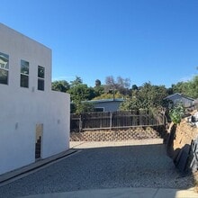Building Photo - 2788 Vista Way