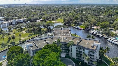 Building Photo - 1350 River Reach Dr