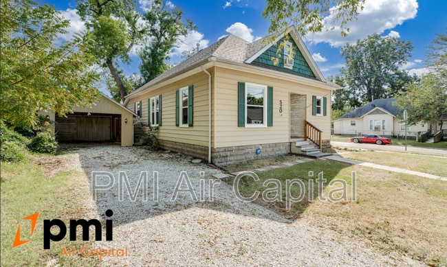 Foto del edificio - 520 Old Main St