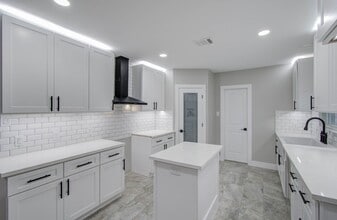 Building Photo - 3222 Berry St