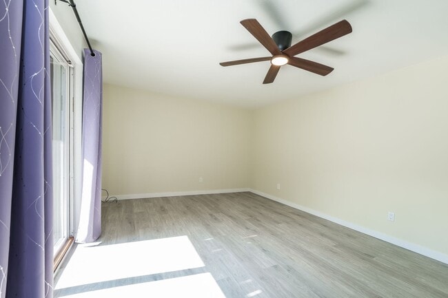 Foto del edificio - Spacious 2-Bedroom Condo in Prime Edmonds Location