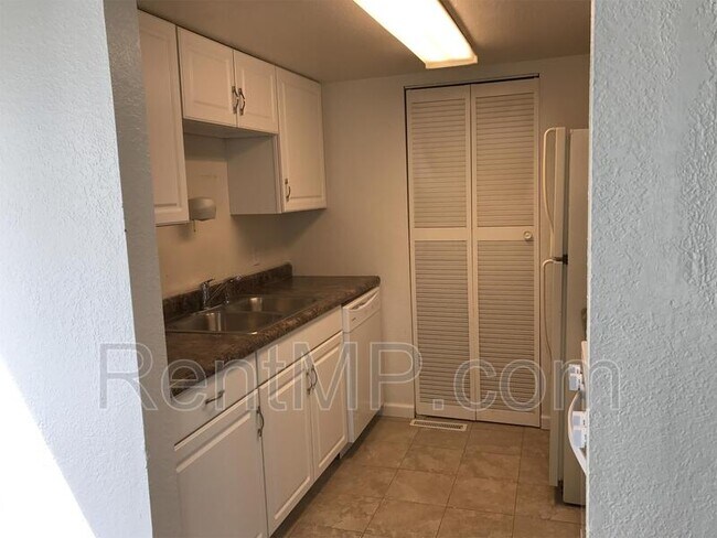 Foto del edificio - 1825 S Crawford Rd