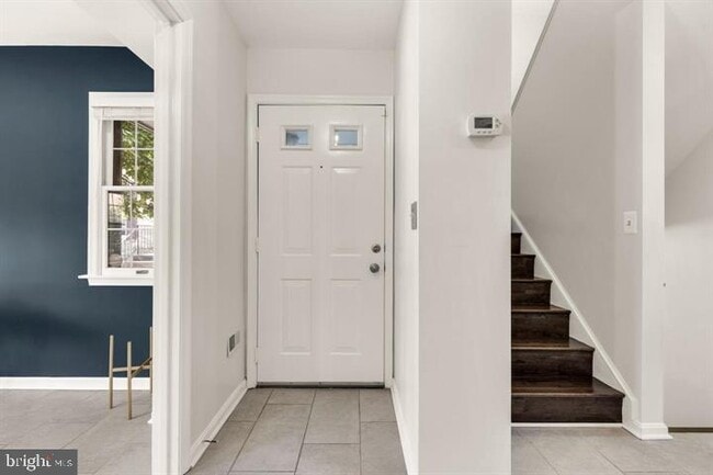 Building Photo - 10855 Lockwood Dr